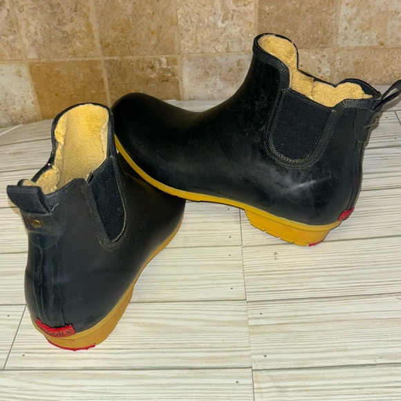 chooka Shoes - CHOOKA Black Chelsea Boots Lined Low Pile Sherpa Memory Foam Size 9